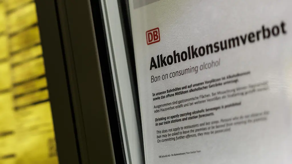 Bilanz der ersten Woche: 5000 Verstöße gegen Alkoholverbot an deutschen Bahnhöfen
