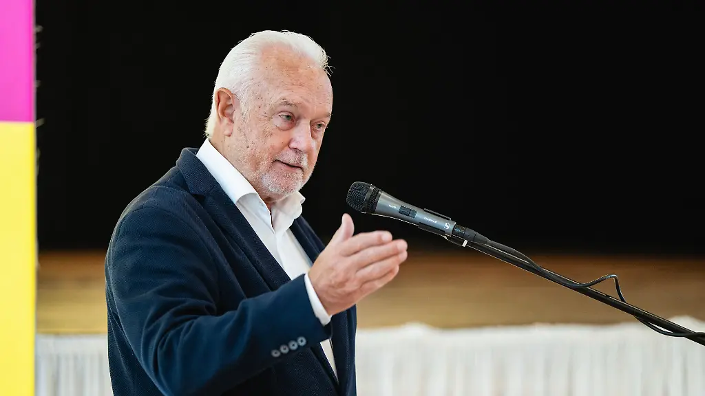 Kritik an Wirtschaftspolitik: Kubicki wirft Regierung „volkswirtschaftliches Verbrechen“ vor