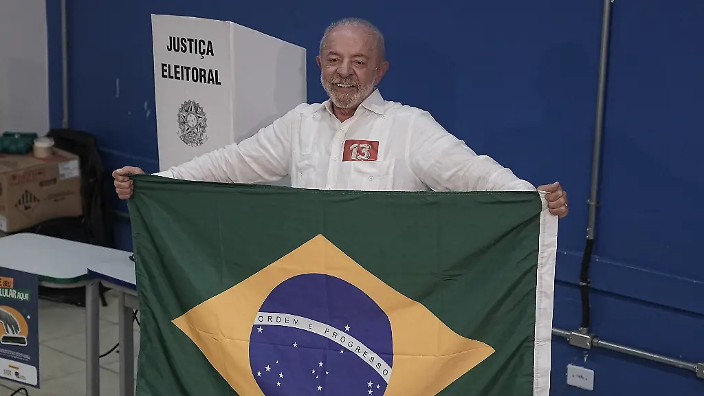 Kopf-an-Kopf-Rennen in Brasilien: Amtsinhaber Lula besiegt Bolsonaro in Stichwahl