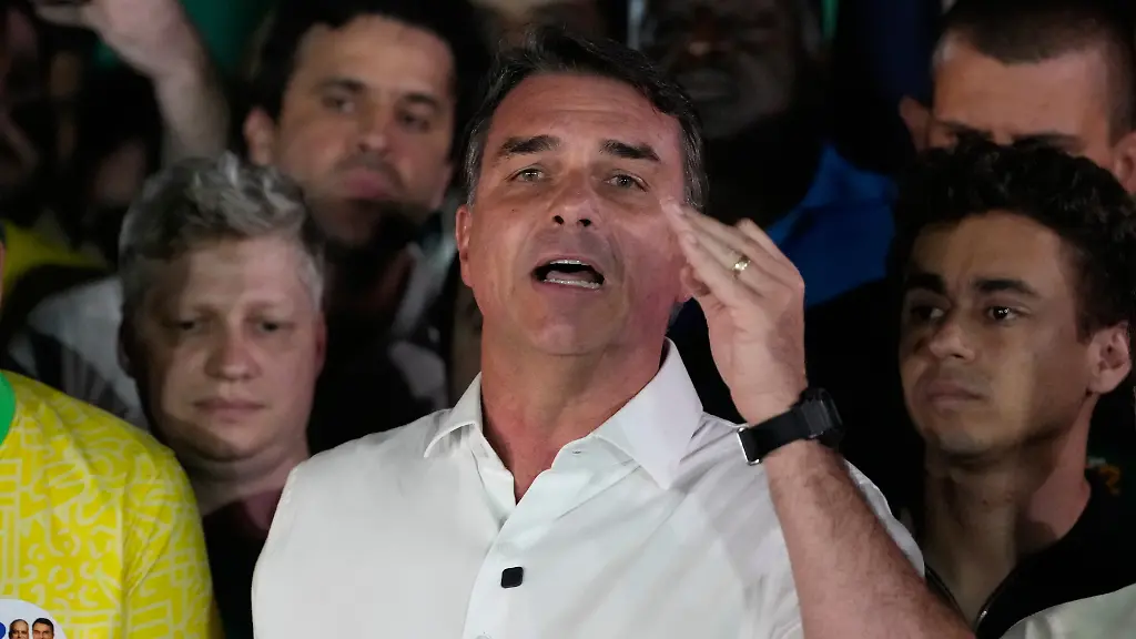 Nach Wahlniederlage in Brasilien: Flavio Bolsonaro kassiert Ausreiseverbot