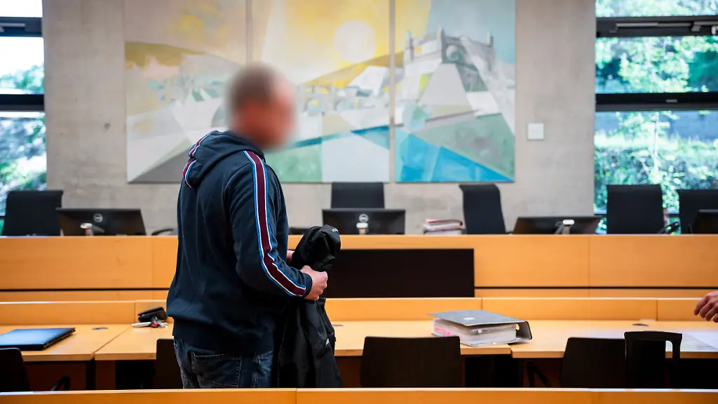 Mann 32 Jahre nach Ermordung einer Schülerin auf bayrischem Reiterhof verurteilt