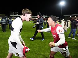 Erst Drohne, dann Debakel: Meister Arsenal blamiert sich bei Viertligist völlig