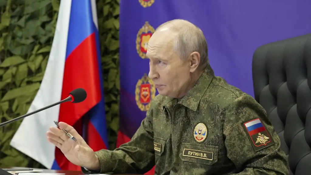 Ukraine-Lösung ausloten: Putin schlägt offenbar Gipfeltreffen mit Xi und Trump vor