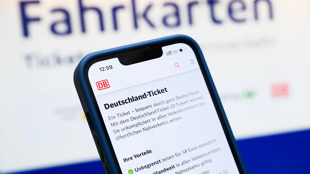Thema noch nicht begraben?: Verkehrsminister Bilger findet flexibles Deutschlandticket „spannende Idee“