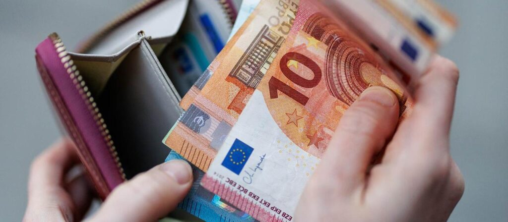 Sorgen um Geld: Frauen fühlen sich finanziell unsicherer