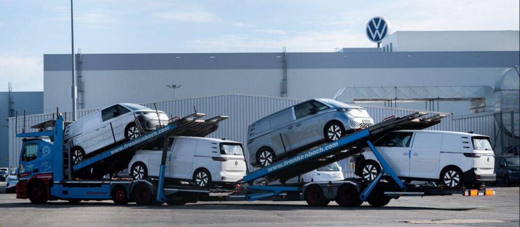 VW ruft weltweit mehr als 70.000 E-Autos wegen Brandgefahr zurück