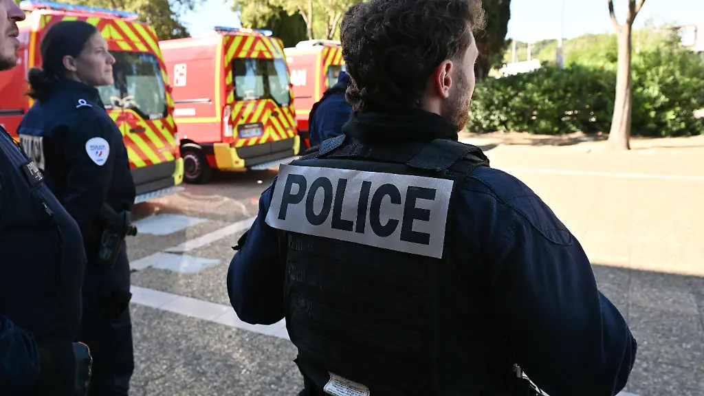 Kein Zusammenhang mit Protesten: 14-Jähriger schießt auf Schulleiter und Lehrerin in Frankreich