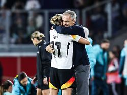 Problemposition beim DFB: Popps riesiges Erbe als „eierlegende Wollmilchsau“