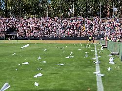 Wut in La Liga: Terzic mittendrin: Fans sorgen für Spielabbruch