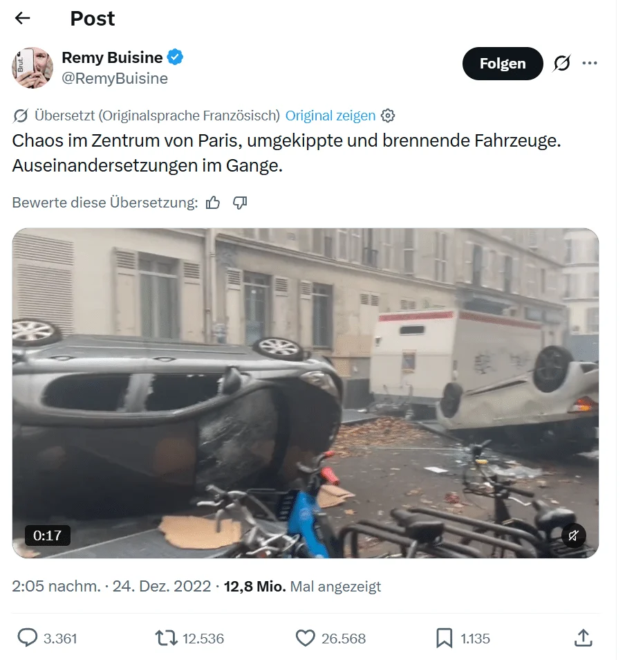 Originalbeitrag von Rémy Buisine mit denselben umgekippten Autos und sichtbarem Datum 24. Dezember 2022