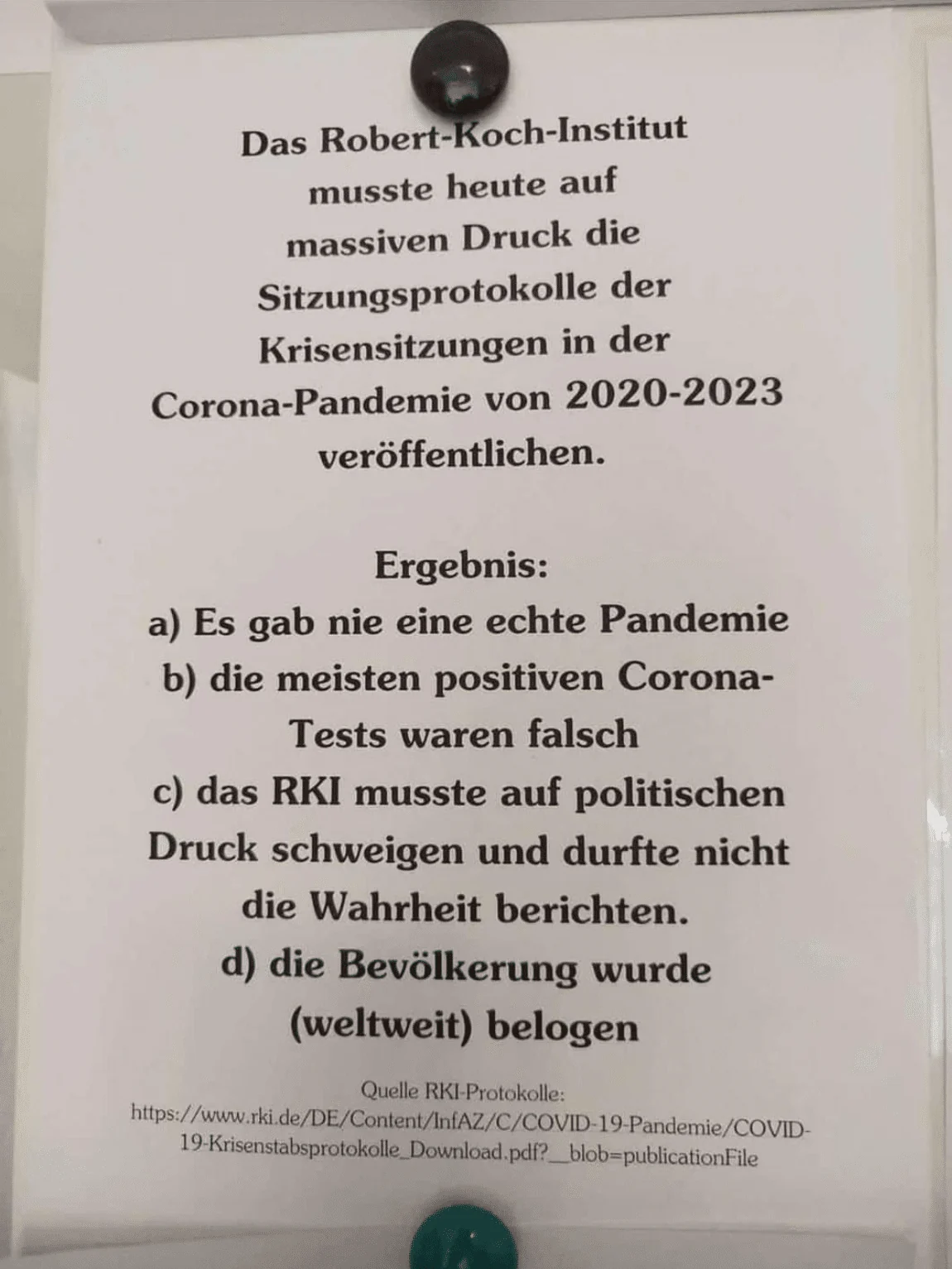 Aushang mit falschen und unbelegten Schlussfolgerungen über die RKI-Protokolle