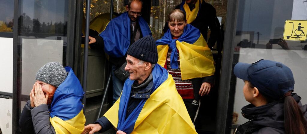 Bewohner Oleschkys auf ukrainisch kontrolliertem Gebiet angekommen